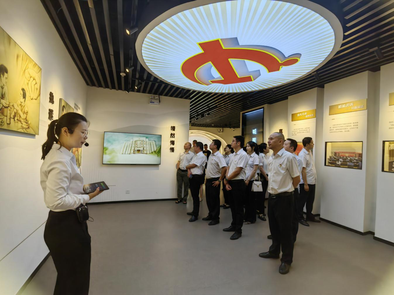 市秦巴農(nóng)擔(dān)公司開(kāi)展“學(xué)習(xí)黨規(guī)黨紀(jì)、筑牢廉潔底線”黨紀(jì)學(xué)習(xí)主題黨日活動(dòng)